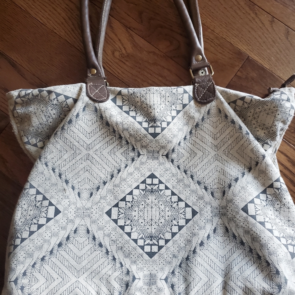 Myra bag
